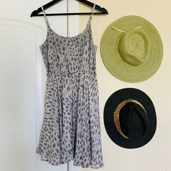 Lucca Couture Grey & Silver Leopard Animal Print Fit & Flare Summer Dress | M - Picture 2 of 9